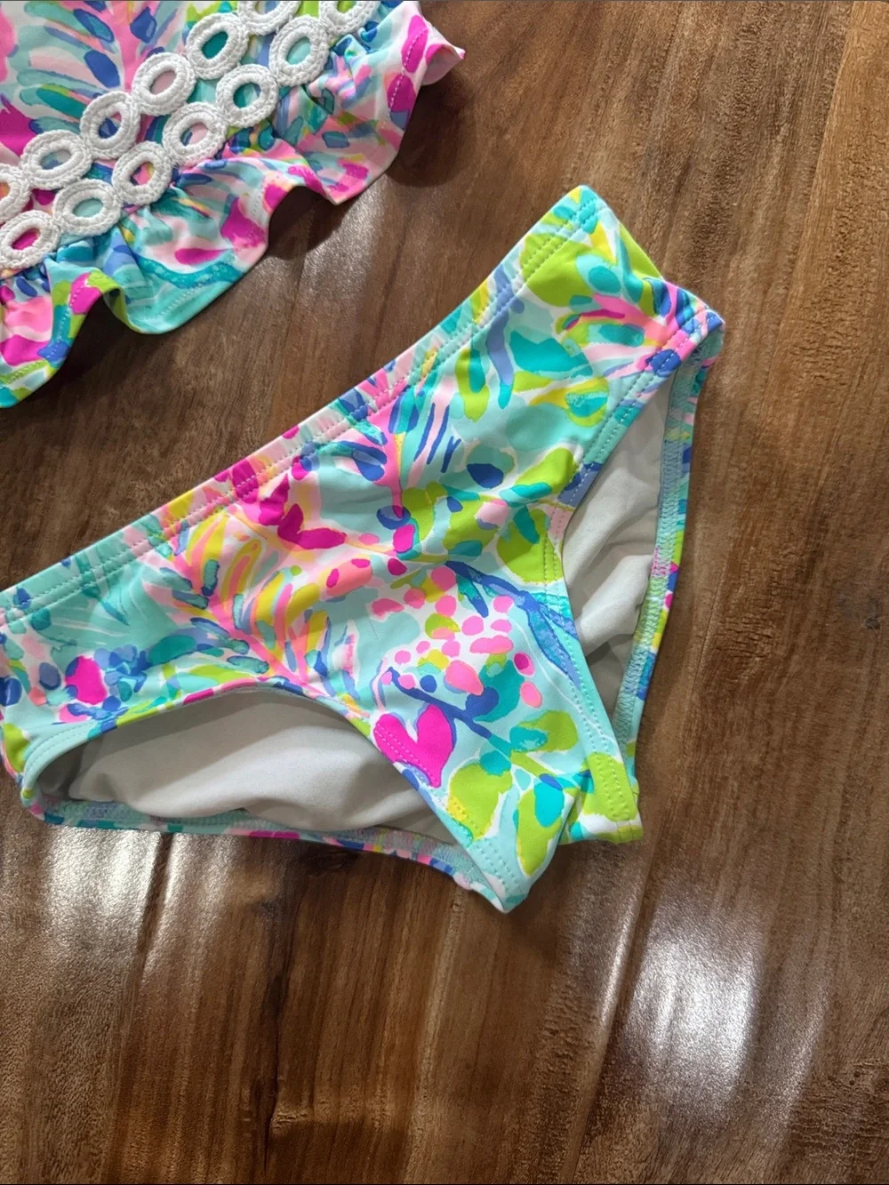 Lilly Pulitzer catch the wave Two-Piece Bikini Set size 4 like new